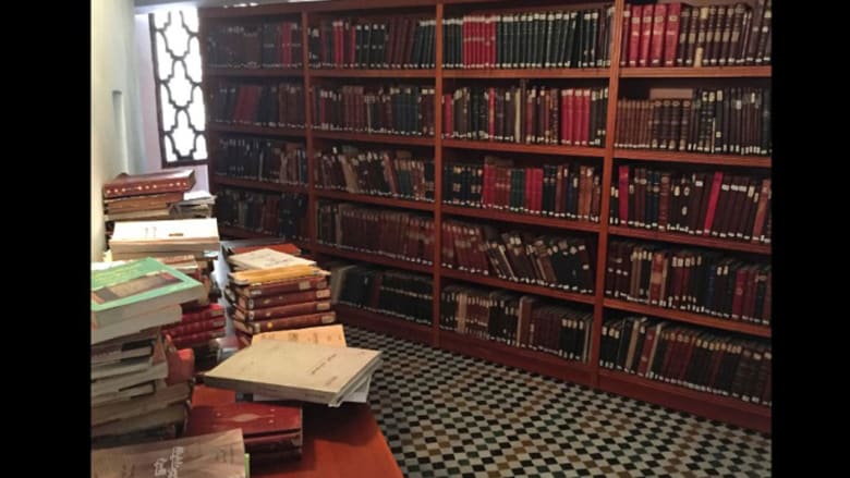 في أي بلد عربي تقع أقدم مكتبة في العالم؟ 