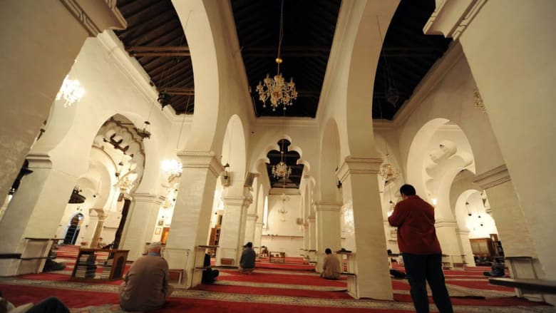 وزارة الشؤون الدينية الجزائرية تمنع كتب الشيعة والأحمدية بالمساجد