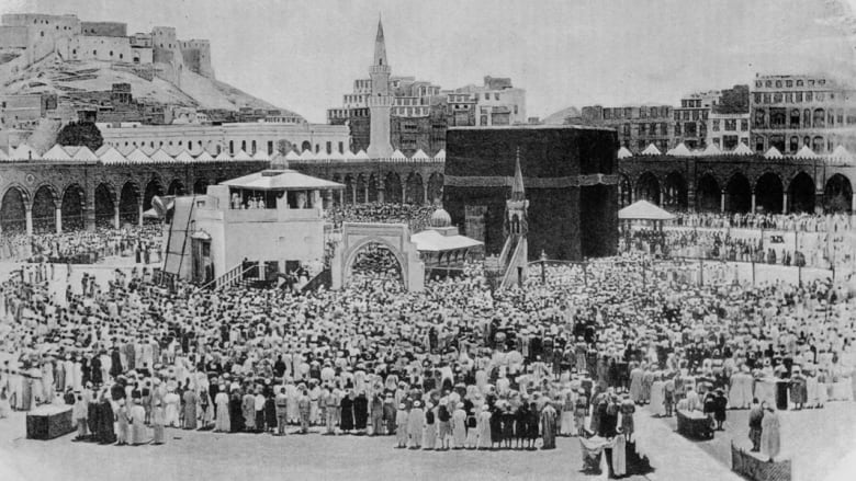 مكة عبر العصور.. كيف تغيرت من 1889 حتى الآن في 6 صور