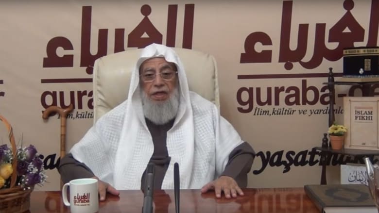 العريفي والعمر ينعيان محمد سرور.. والعودة: تغيّر بسنواته الأخيرة