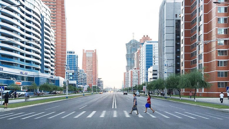 من اسمنت ممل إلى تصاميم صاخبة.. هكذا تحولت شوارع كوريا الشمالية