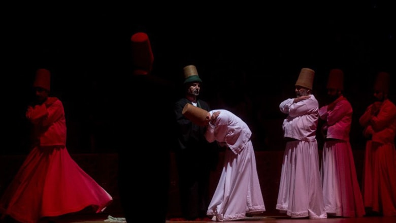 تعرّف إلى رقصة المولوية الصوفية 