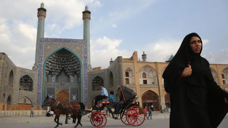 الطريق من طهران إلى أصفهان: رحلة حول أهم وأبرز معالم إيران