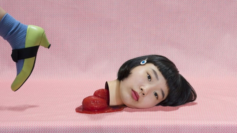 هذه الفنانة اليابانية "تتسلى" بالدم والأحشاء..