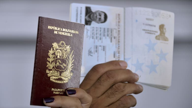 قضية بيع جوازات سفر لأشخاص منهم عرب.. مسؤول فنزويلي سابق لـCNN: الأمر أسهل الآن