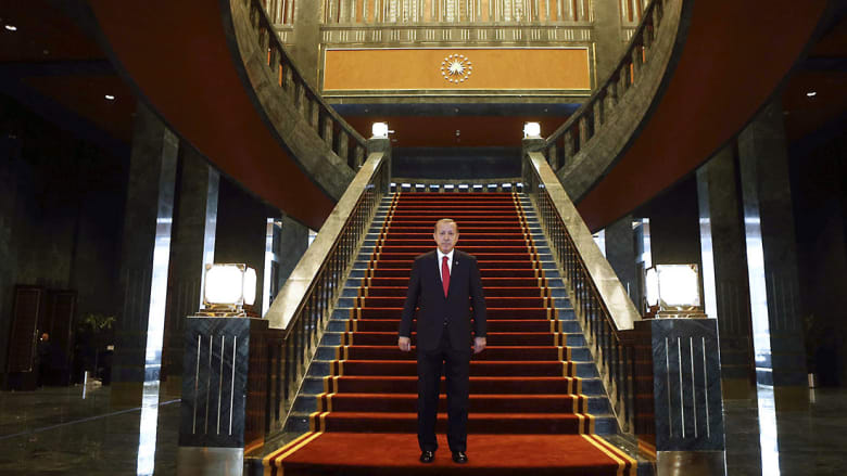 رأي: السلطان أردوغان وليلة إعلان وفاة الديمقراطية في تركيا