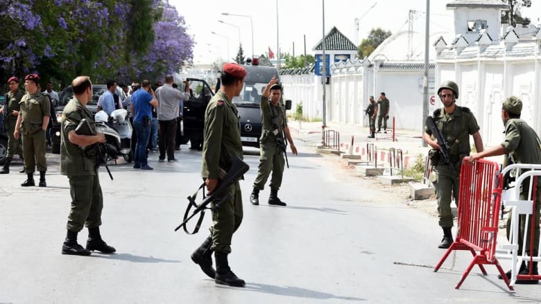 تصل إلى عام وسبعة أشهر.. تونس تمدد في حالة الطوارئ شهرا جديدا