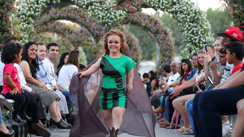 عرض أزياء في دبي يكسر الصور النمطية بالموضة