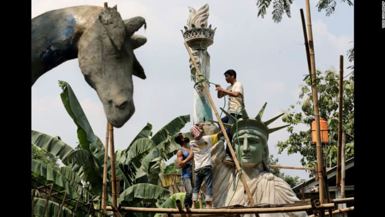 هل "سيُنقل" تمثال الحرية من نيويورك إلى جاكرتا؟