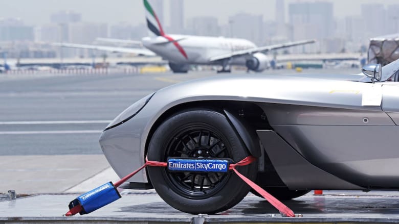 طيران الإمارات ينقل أول سيارة صُممت وصنعت في الإمارات