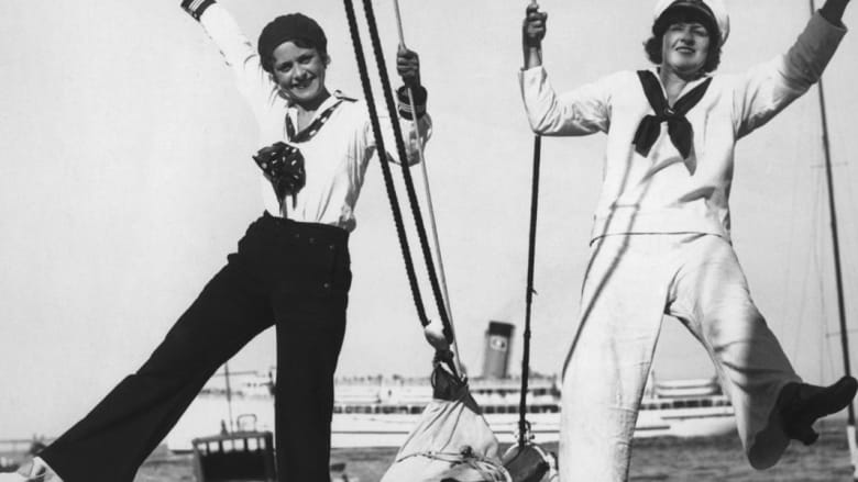 نظرة على تاريخ الموضة البحرية للنساء بالصور 