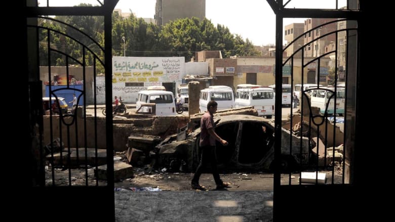 محكمة جنايات القاهرة تقضي بإعدام 20 متهماً بقضية اقتحام قسم شرطة كرادسة