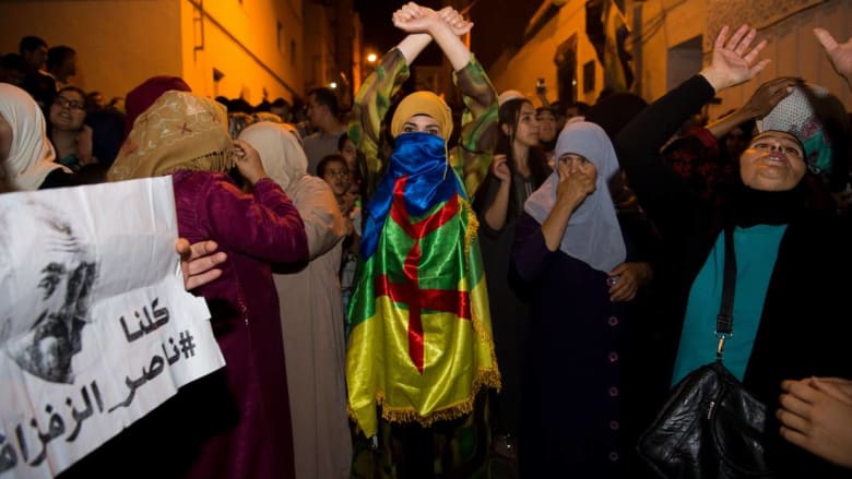 سلطات الحسيمة تعلن إصابة 72 عنصرا أمنيا و11 متظاهرا في احتجاجات الخميس