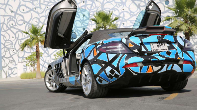 ما قصة رسوم الغرافيتي على هذه السيارات الفاخرة في الخليج؟ 