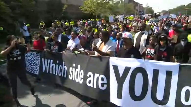 الآلاف يشاركون في مسيرة ضد العنصرية في بوسطن