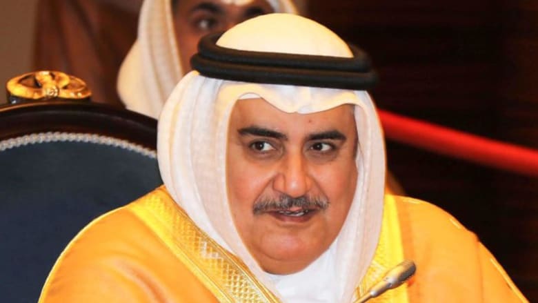الحوثي يهدد السعودية والإمارات.. ووزير خارجية البحرين: كلمات أكبر من فمك