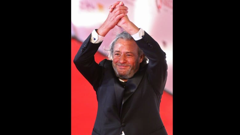 مشاهير العالم العربي يتألقون على السجادة الحمراء في الدورة الأولى من مهرجان الجونة السينمائي