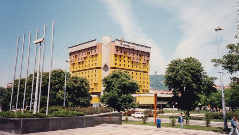 هذا موقع فندق "زقاق القناصة" في البوسنة والهرسك