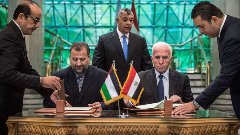 حماس وفتح توقعان اتفاق المصالحة رسمياً بعد 10 سنوات من الانقسام 