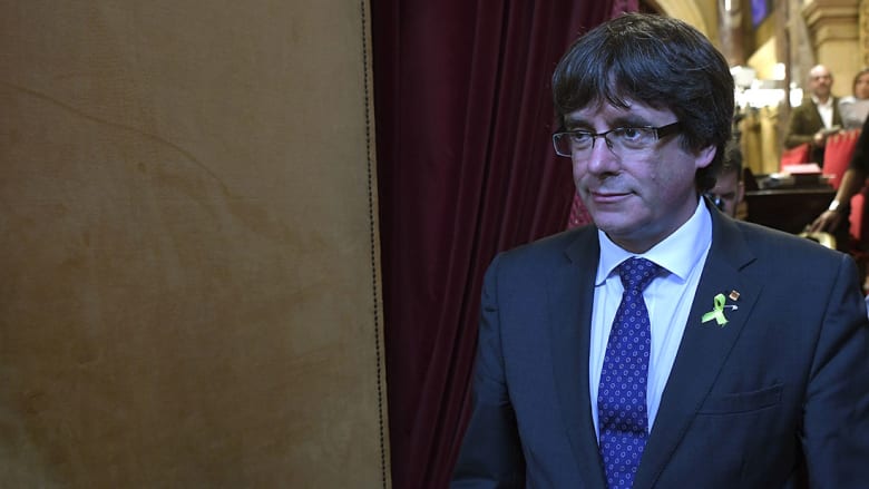 رئيس كتالونيا المُقال يدعو إلى "معارضة ديمقراطية" لسيطرة الحكومة الإسبانية