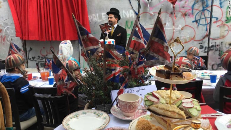 حفل شاي على شرف بلفور للفلسطينيين بحضور "صاحبة الجلالة"