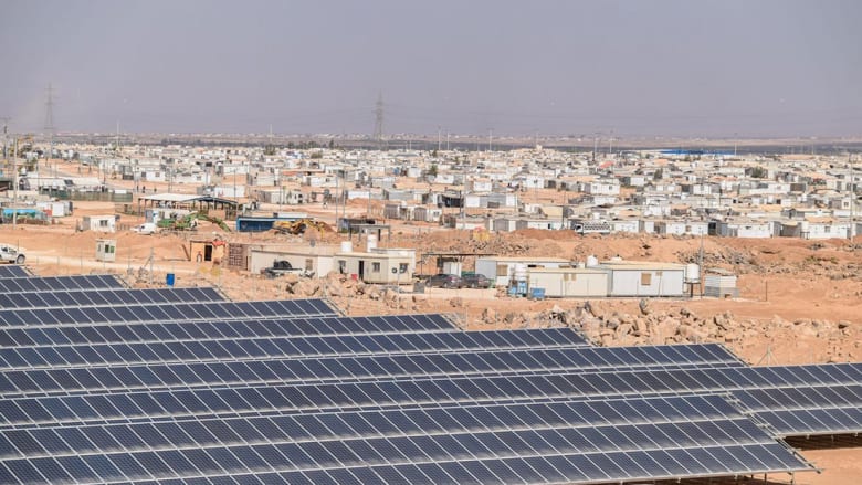 الأردن : الطاقة الشمسية تضيء "عتمة" الزعتري