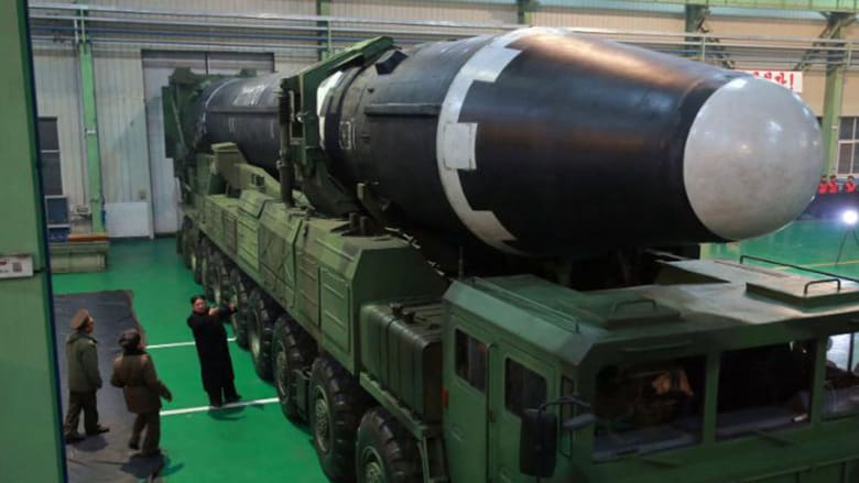 تفاصيل مثيرة وصادمة تكشفها صور الصاروخ الكوري الشمالي الجديد
