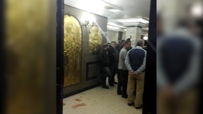 مشاهد من داخل كنيسة مارمينا القبطية بعد الهجوم