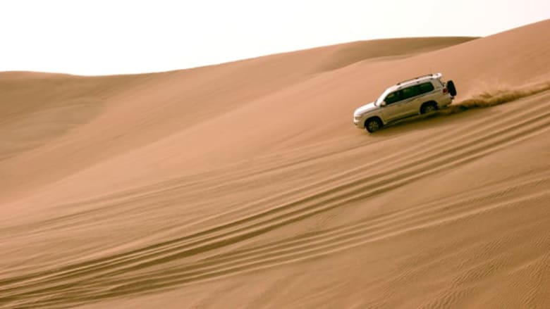 جولة في صحارى قطر بسيارات الدفع الرباعي