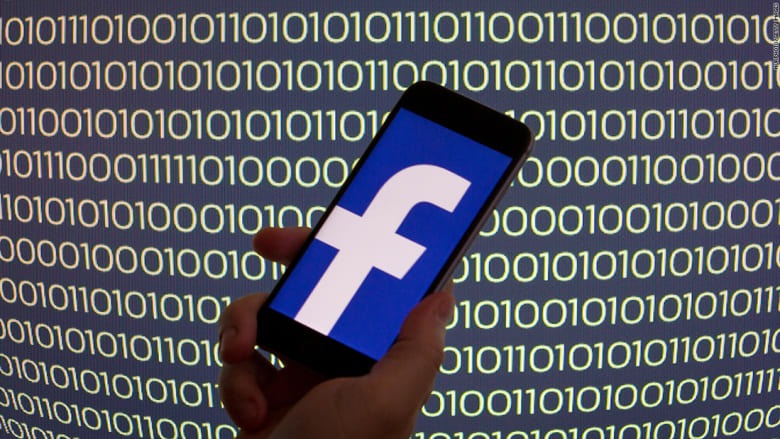 "فيسبوك" تعتذر بعد إظهار اقتراحات لاستغلال الأطفال جنسياً عبر محرك البحث