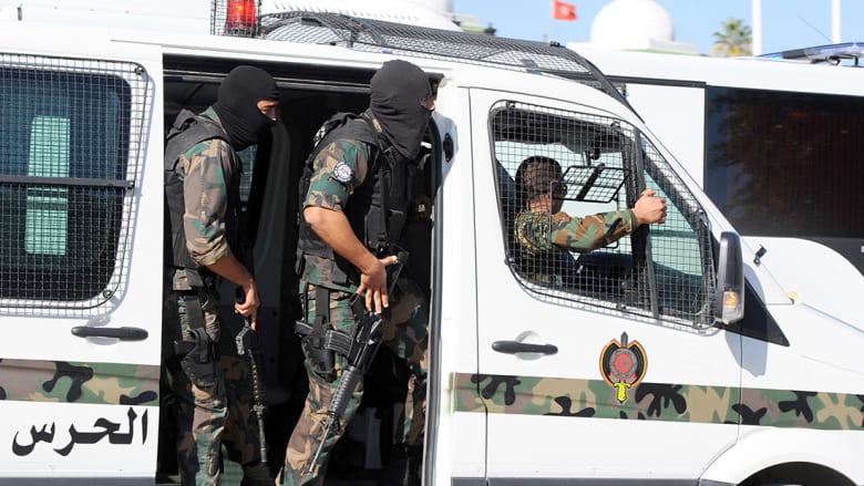 الداخلية التونسية: إرهابي يفجر نفسه خلال عملية أمنية