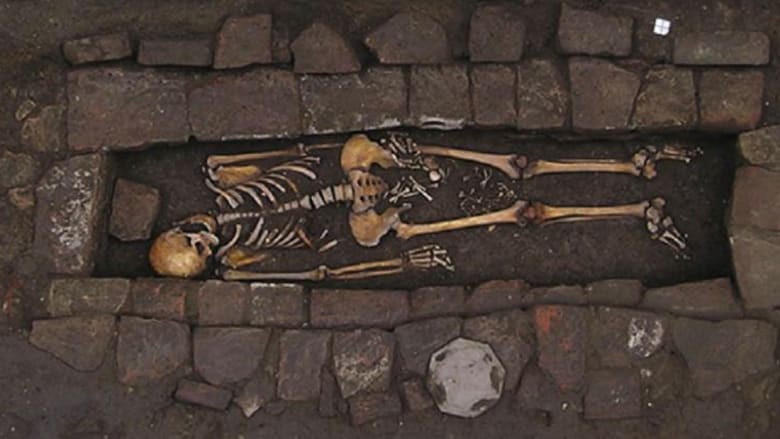 قبر من العصور الوسطى يكشف حالة ولادة نادرة في النعش
