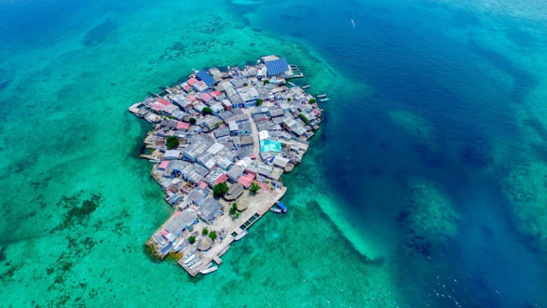 جزيرة "سانتا كروز ديل يسلوت" في كولومبيا. 