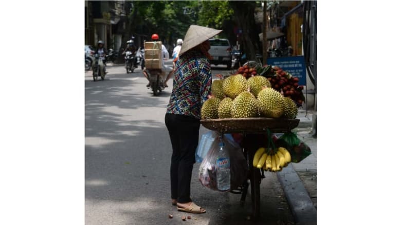 يفضل الأشخاص في تايلاند تناول الفاكهة في وقت مبكر لإعطائها عمراً أطولاً لتخزينها.