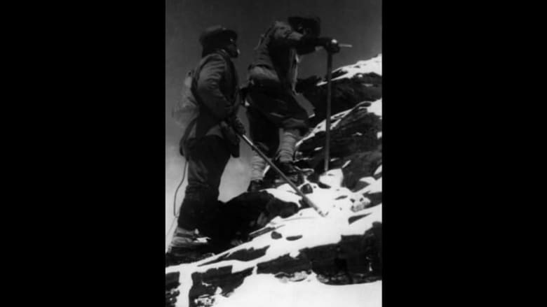 استمر مالوري وزميله إدوارد فيليكس نورتون التسلق حتى وصلا إلى 27 ألف قدم
