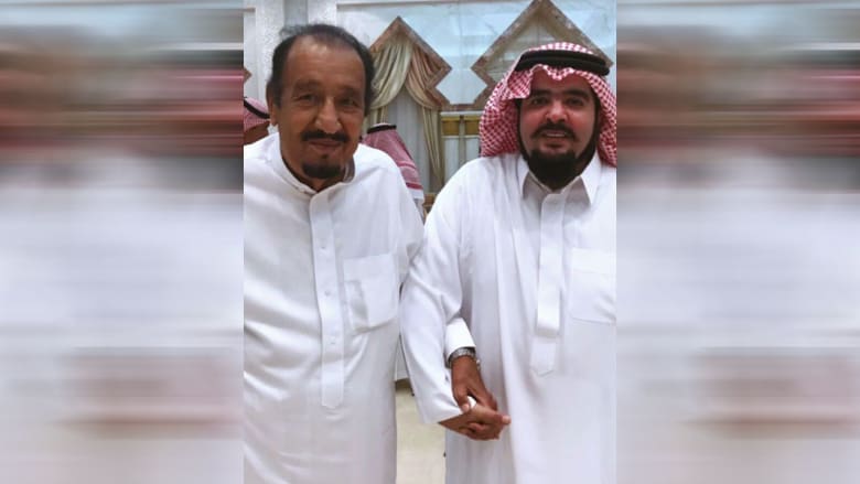 صورة ارشيفية للأمير عبدالعزيز بن فهد والعاهل السعودي الملك سلمان بن عبدالعزيز 