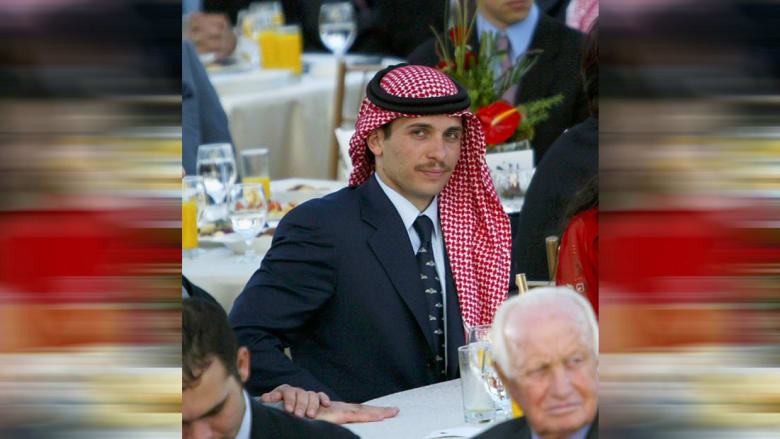 صورة أرشيفية للأمير حمزة بن الحسين بإحدى المناسبات العام 2004