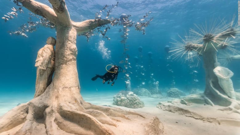 غابة غارقة من المنحوتات تنمو تحت الماء في البحر الأبيض المتوسط