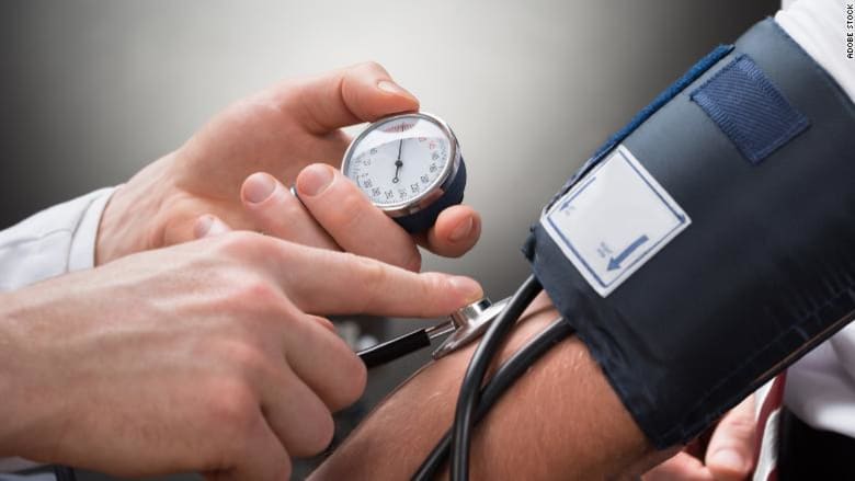 ارتفاع ضغط الدم لدى الشباب يتسبب بانكماش حجم الدماغ وبالخرف