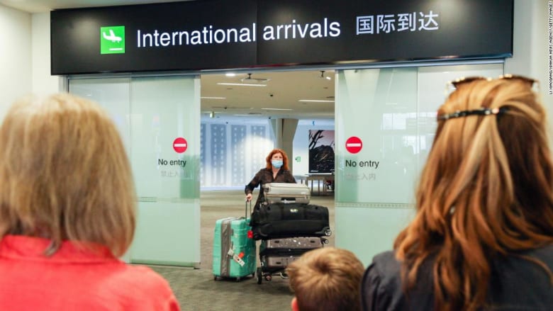 نيوزيلندا تعيد فتح حدودها أمام المسافرين الملقحين بحلول عام 2022