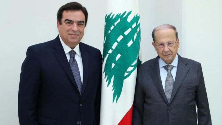 صورة أرشيفية لقرداحي (يسار) مع الرئيس اللبناني ميشيل عون