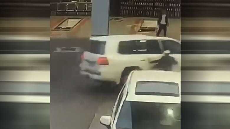 صورة من مقطع الفيديو الذي نشرته الداخلية السعودية للحادثة 