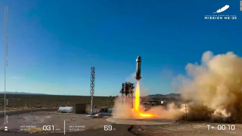 لحظة إطلاق صاروخ "بلو أوريغين" إلى الفضاء في رحلة تجارية لـ6 ركاب