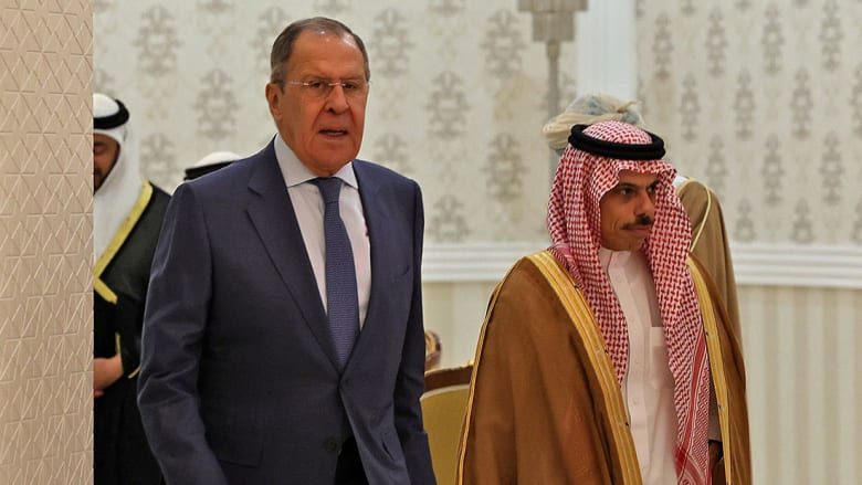 لافروف مع وزير الخارجية السعودي الأمير فيصل بن فرحان 