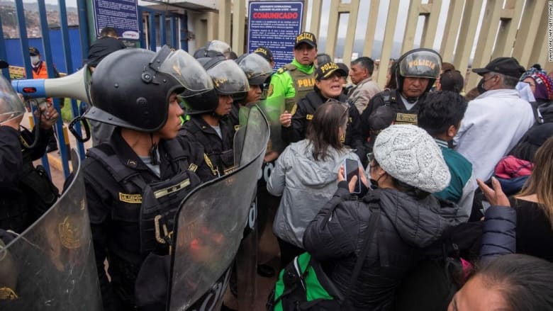 والدة سائحة عالقة في بيرو بسبب الاحتجاجات تأمل بعودة ابنتها مع حلول عيد الميلاد