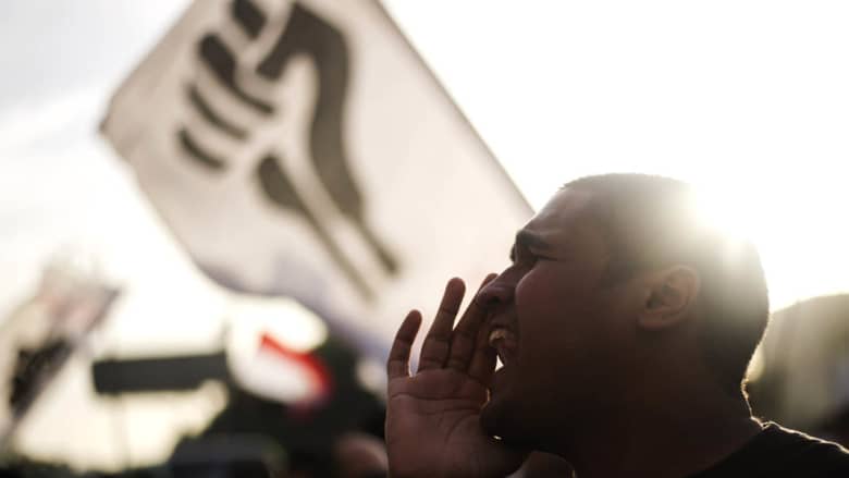 محكمة تحظر نشاط حركة "6 أبريل" بتهم "التخابر وتشويه صورة مصر"