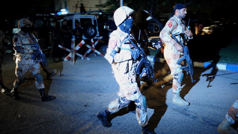 باكستان: 10 قتلى بهجوم مسلحين على مطار كراتشي