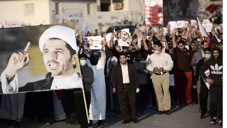 خطيب جمعة طهران يحذر حكومة "الأقلية السنية" في البحرين: لن تقفوا أمام المد الشيعي