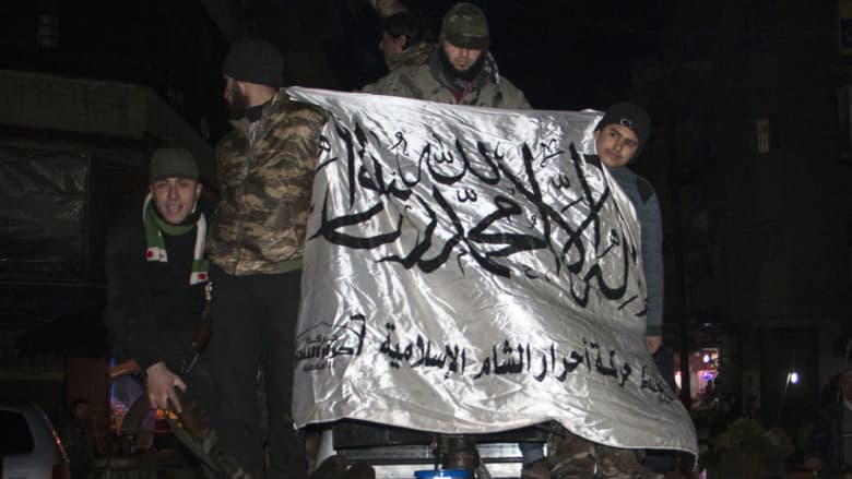  اندماج اثنين من أكبر الفصائل الإسلامية بسوريا وتعهد باستمرار قتال النظام