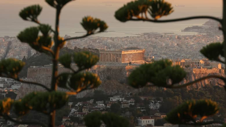 جميل مطر يكتب لـCNN: اليونان تستعجل الخطى لتصحيح مسيرة الرأسمالية